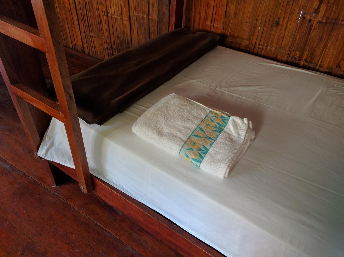 Green Forest Ecolodge Puerto Montufar Ngoại thất bức ảnh